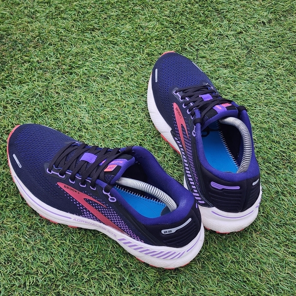 BROOKS ADRENALINE GTS 22 - Women's  Sneakers - SIZE 9B (( No Insoles)) - Picture 4 of 9